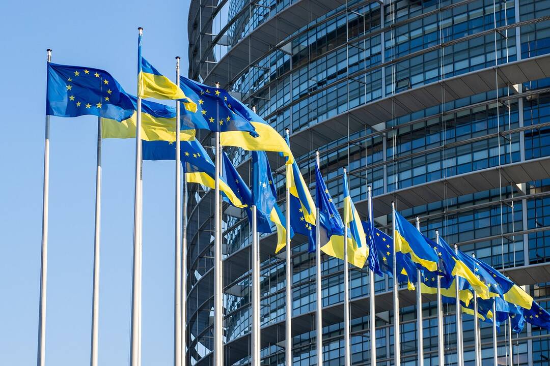 ES sutarė dėl septynioliktojo sankcijų paketo Rusijai