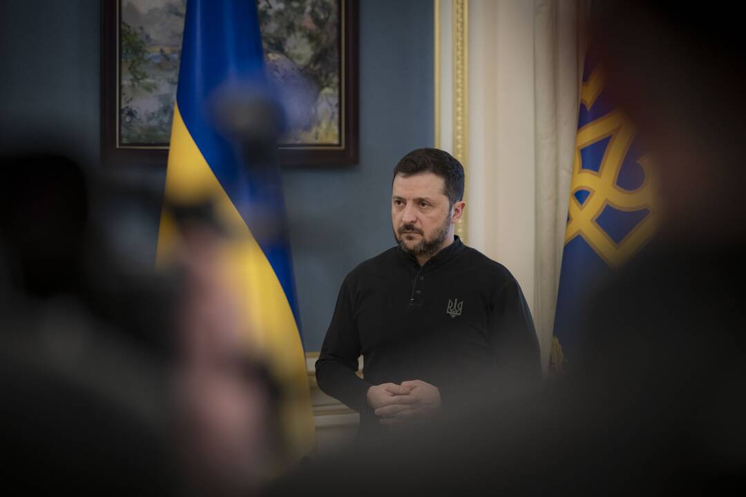 Apklausa: daugiau nei pusė ukrainiečių pasitiki Zelenskiu