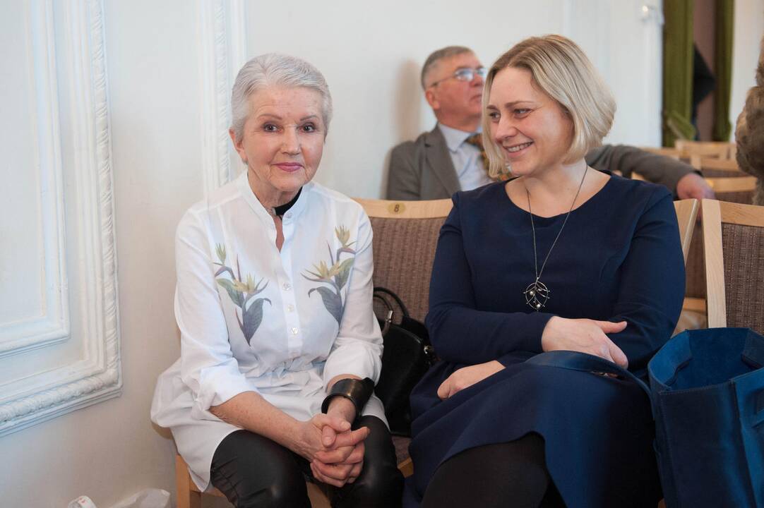 Apdovanojimai Kauno menininkų namuose