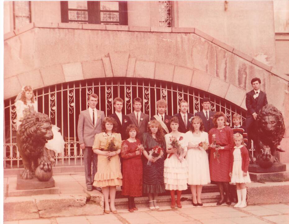 Tradicija – foto prie Karo muziejaus liūtų (daugiau kaip 250 foto)