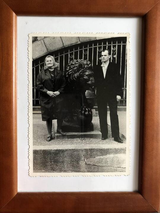 Tradicija – foto prie Karo muziejaus liūtų (daugiau kaip 250 foto)