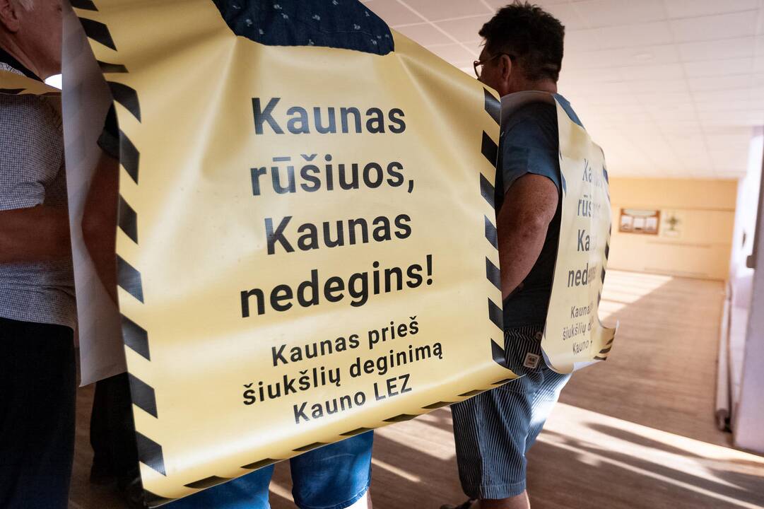 Susirinkimas dėl Kauno šiukšlių deginimo jėgainės