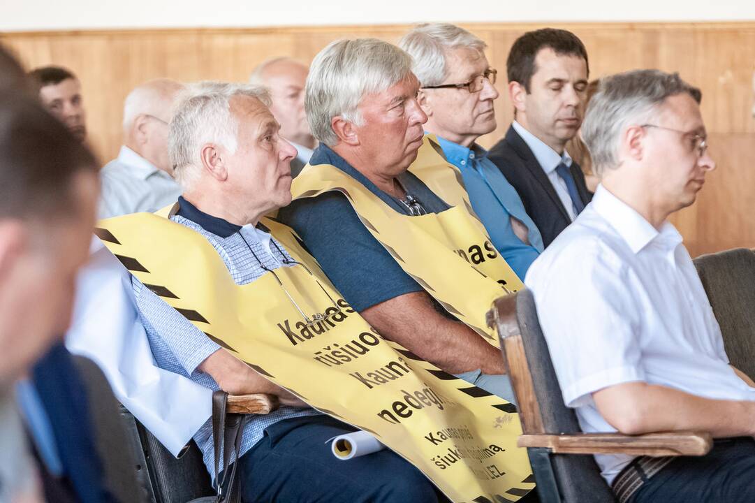 Susirinkimas dėl Kauno šiukšlių deginimo jėgainės