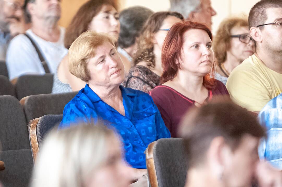 Susirinkimas dėl Kauno šiukšlių deginimo jėgainės