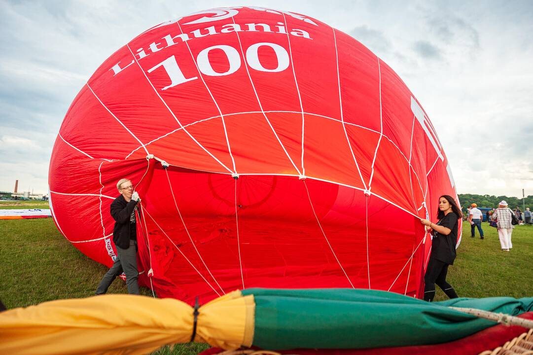 100 oro balionų fiesta „Su laisvės vėju“