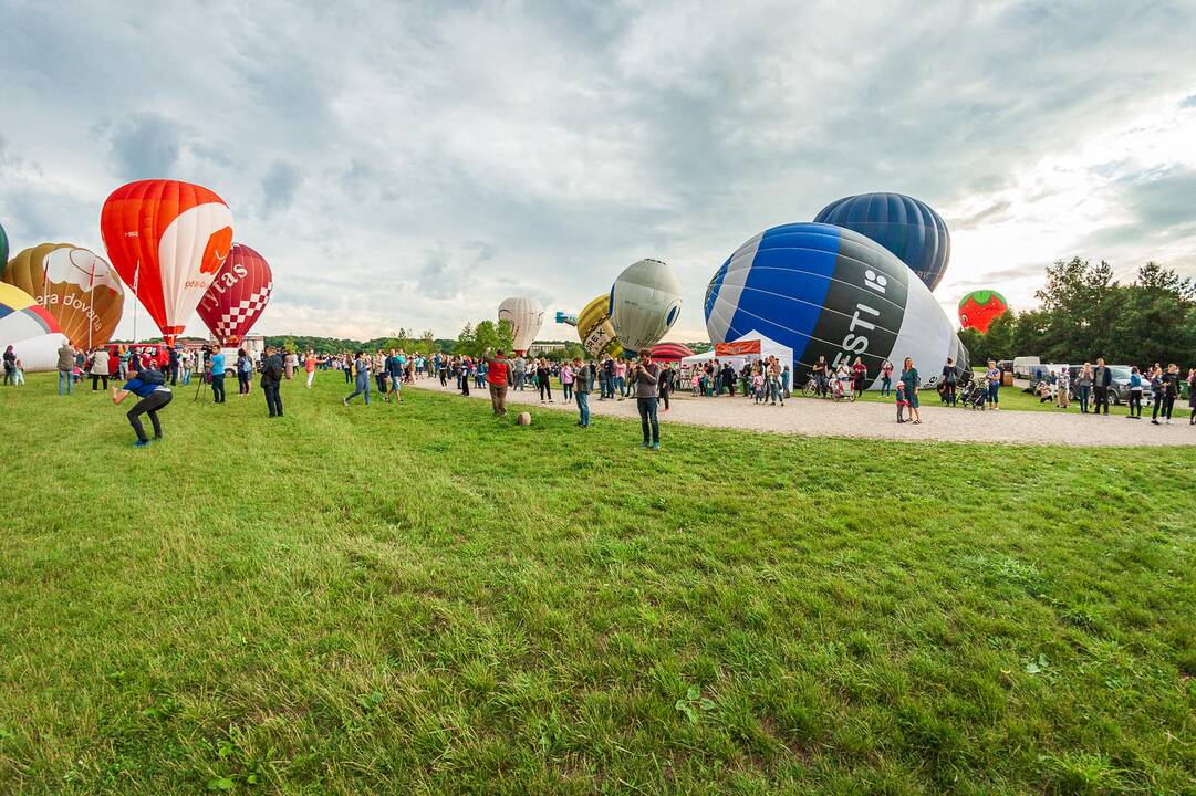 100 oro balionų fiesta „Su laisvės vėju“