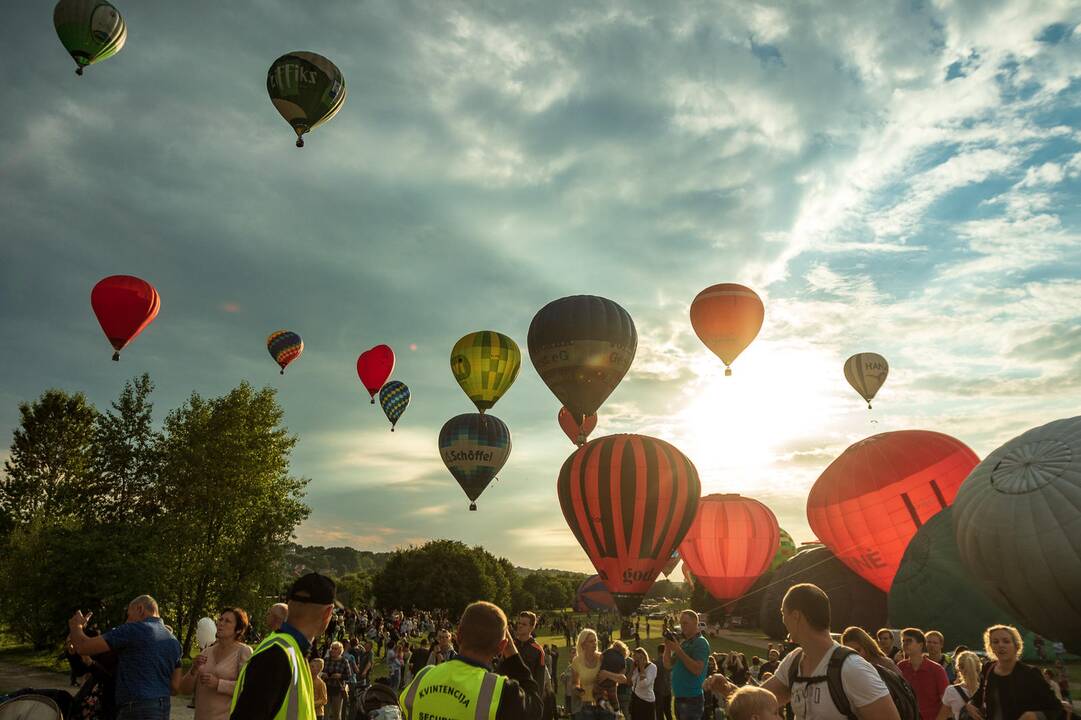100 oro balionų fiesta „Su laisvės vėju“
