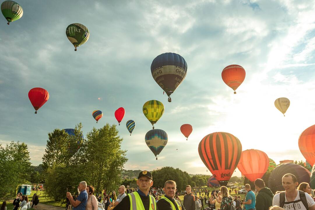 100 oro balionų fiesta „Su laisvės vėju“