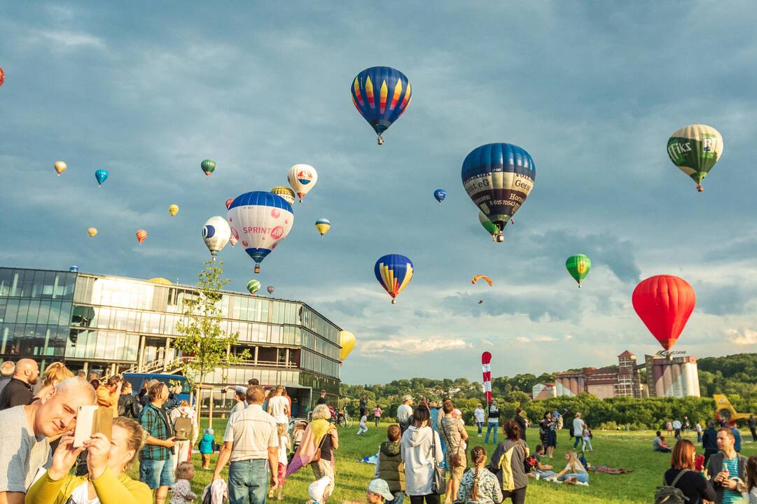 100 oro balionų fiesta „Su laisvės vėju“
