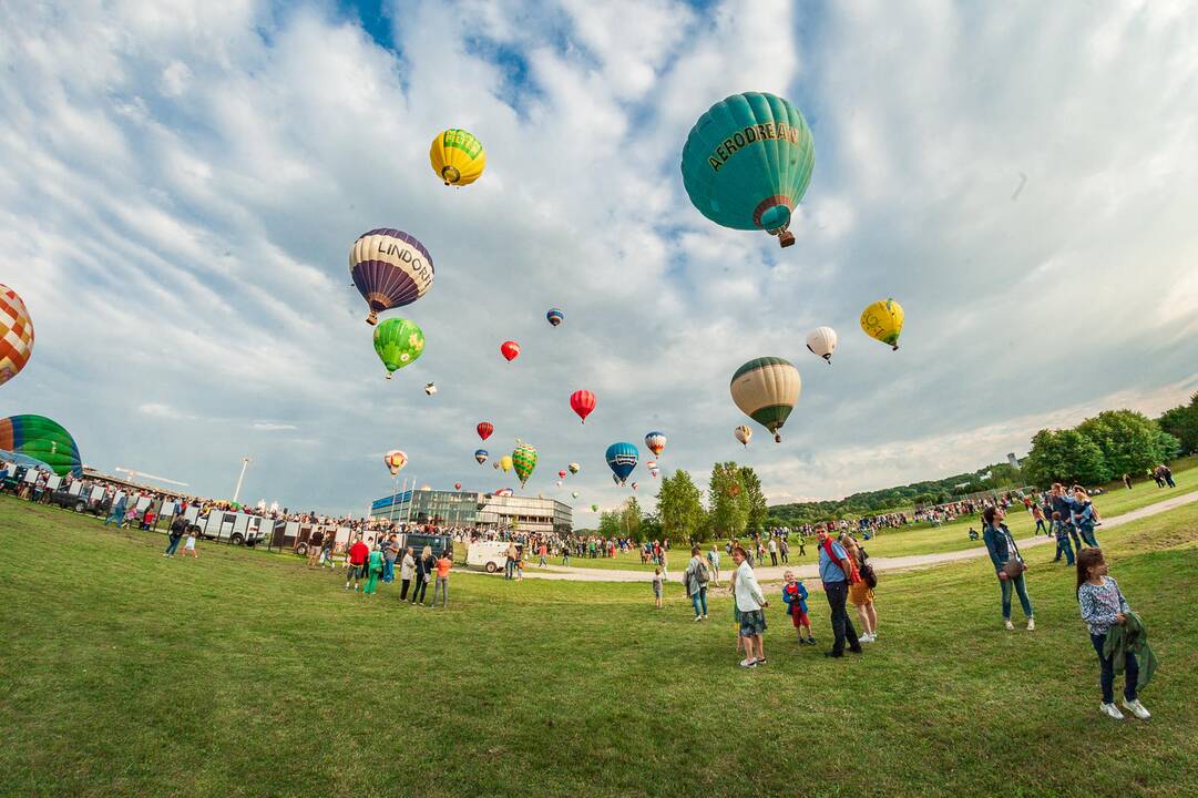 100 oro balionų fiesta „Su laisvės vėju“