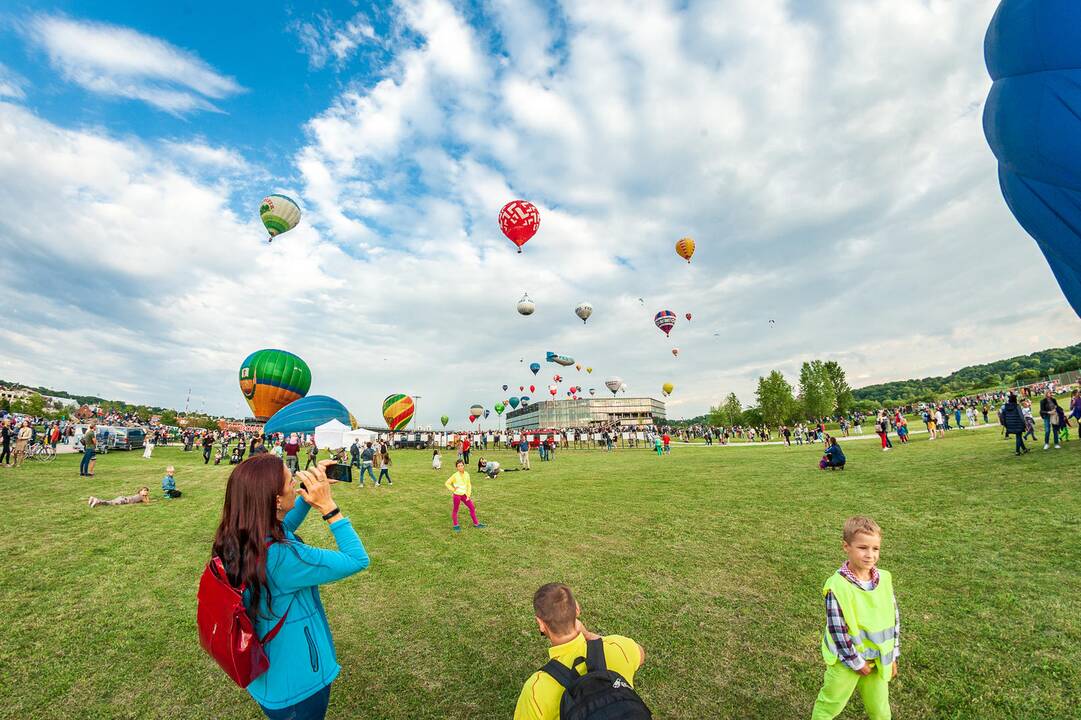 100 oro balionų fiesta „Su laisvės vėju“