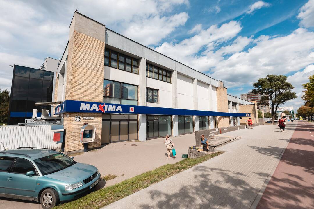 Apgriuvęs Kalniečių prekybos centro pastatas