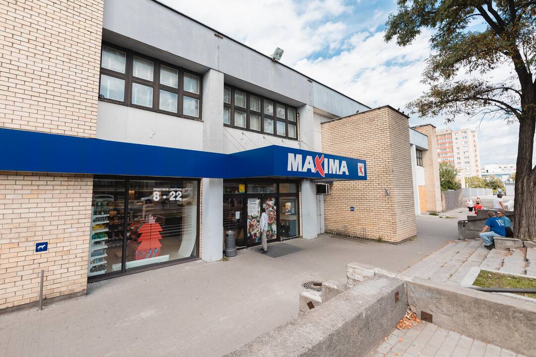 Apgriuvęs Kalniečių prekybos centro pastatas