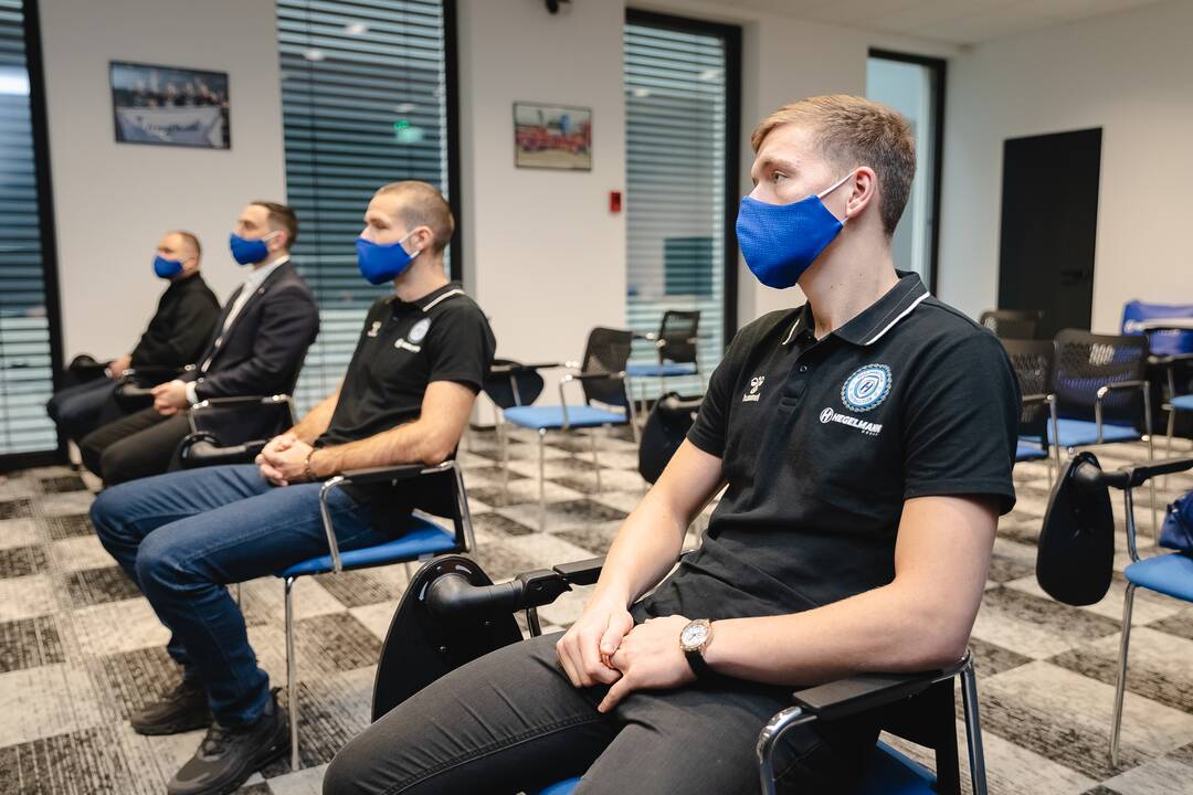 Pirmos lygos apdovanojimai Hegelmann klube