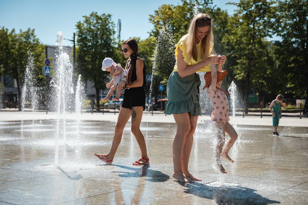 Vaikų džiaugsmai Vienybės aikštėje