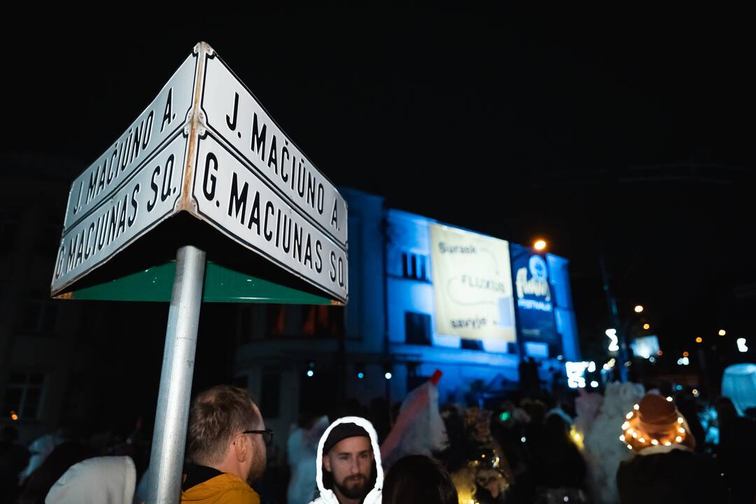 Į Parodos kalną „Fluxus“ stiliumi kopė šimtai