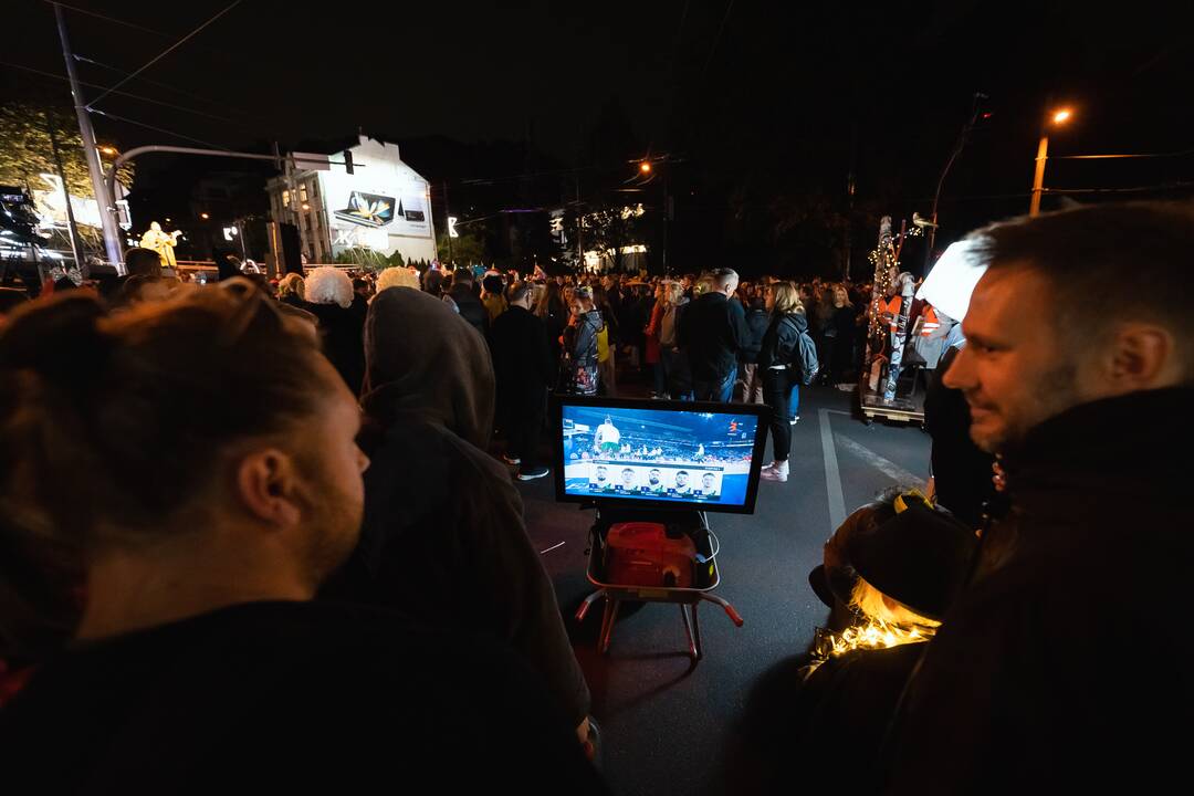 Į Parodos kalną „Fluxus“ stiliumi kopė šimtai
