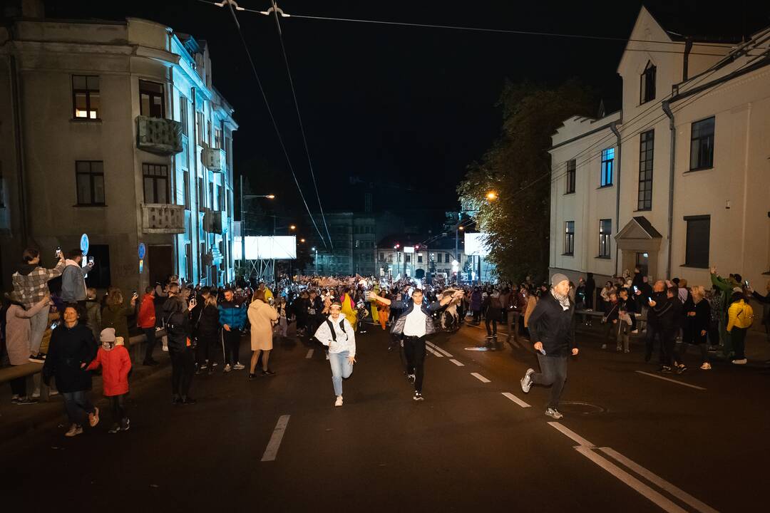 Į Parodos kalną „Fluxus“ stiliumi kopė šimtai