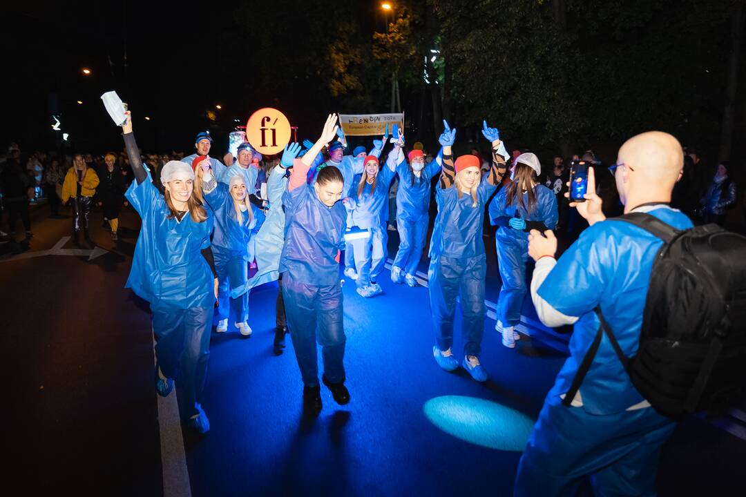 Į Parodos kalną „Fluxus“ stiliumi kopė šimtai