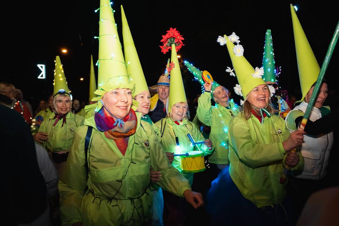 Į Parodos kalną „Fluxus“ stiliumi kopė šimtai