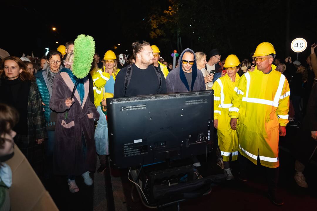 Į Parodos kalną „Fluxus“ stiliumi kopė šimtai
