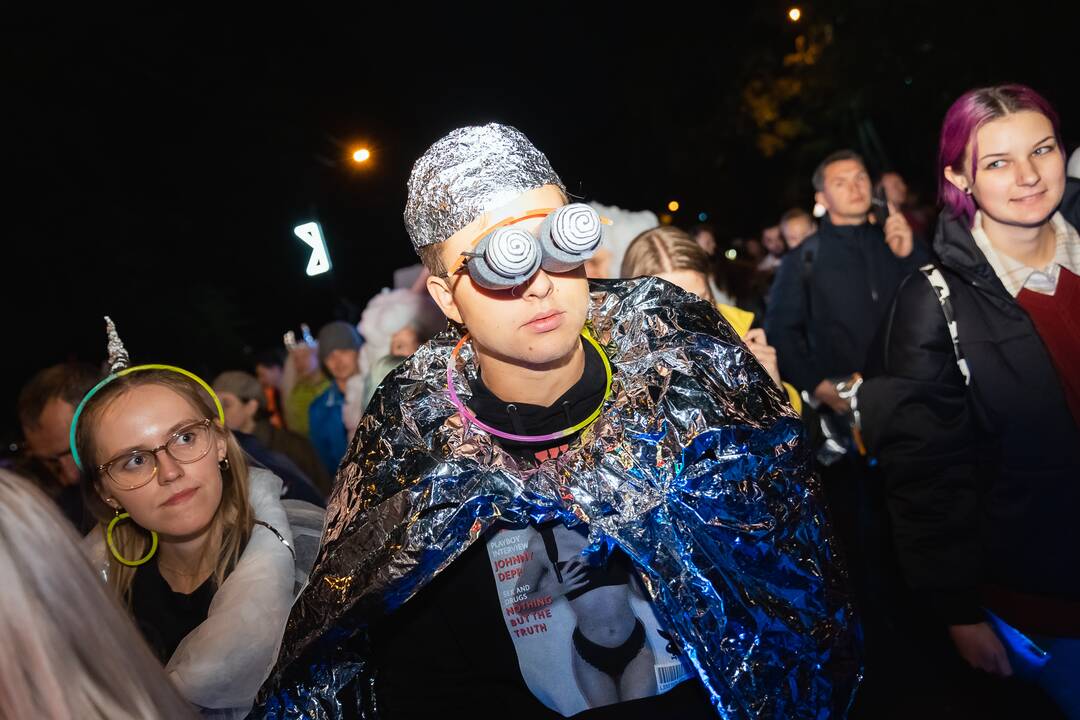 Į Parodos kalną „Fluxus“ stiliumi kopė šimtai