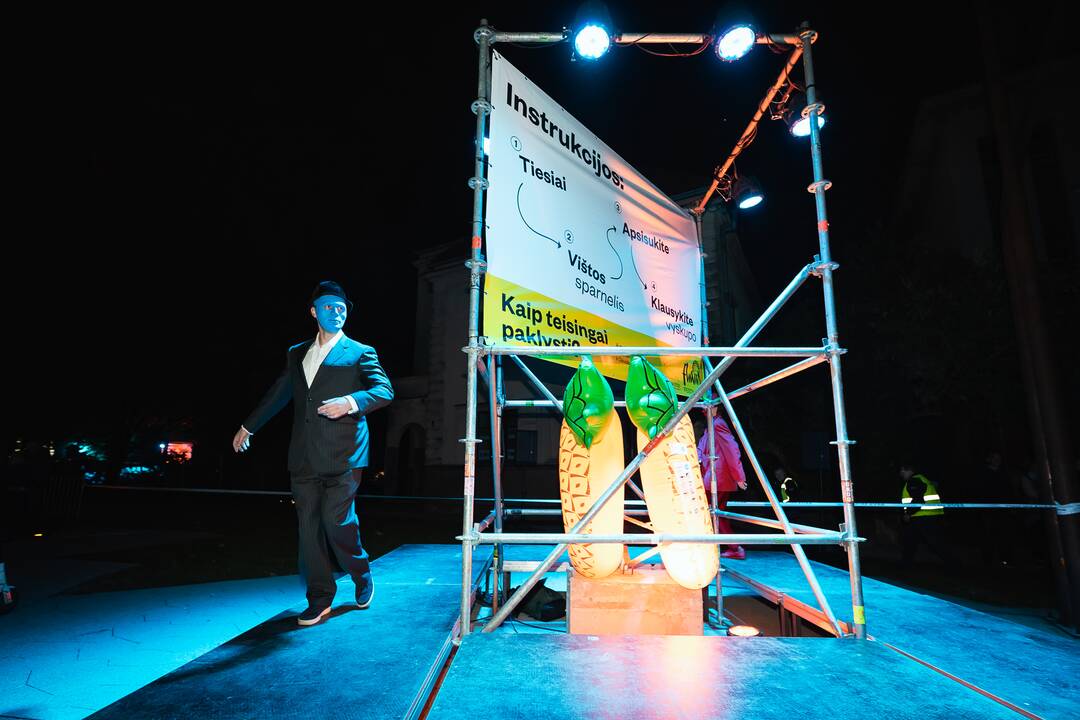 Į Parodos kalną „Fluxus“ stiliumi kopė šimtai