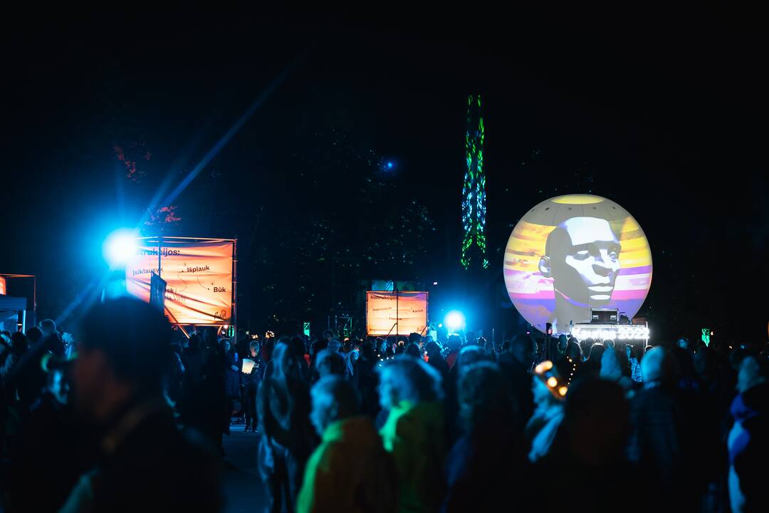 Į Parodos kalną „Fluxus“ stiliumi kopė šimtai