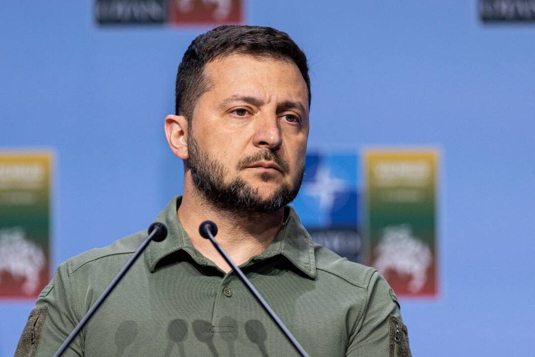 V. Zelenskis: Rusijos oro pajėgų pranašumas stabdo Ukrainos kontrpuolimą