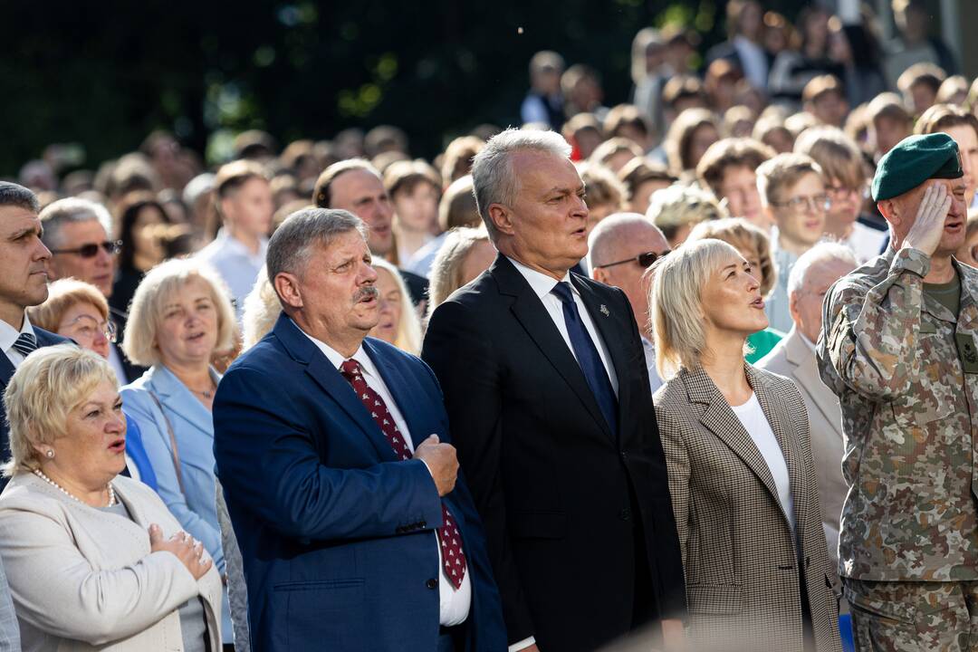 Rugsėjo 1-osios šventė Vilniaus Žirmūnų gimnazijoje