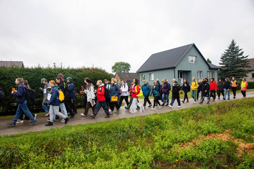 Mokytojų protesto eisena pėsčiomis iš Klaipėdos į Vilnių