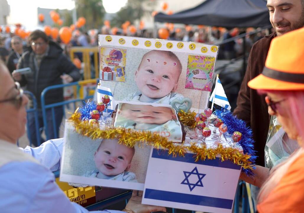 Jauniausiam „Hamas“ įkaitui suėjo vieneri metukai