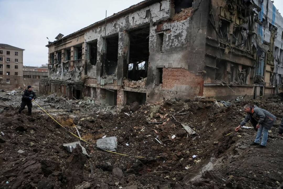 Po naujausio okupantų išpuolio Ukraina ragina Vakarus greičiau tiekti ginklus