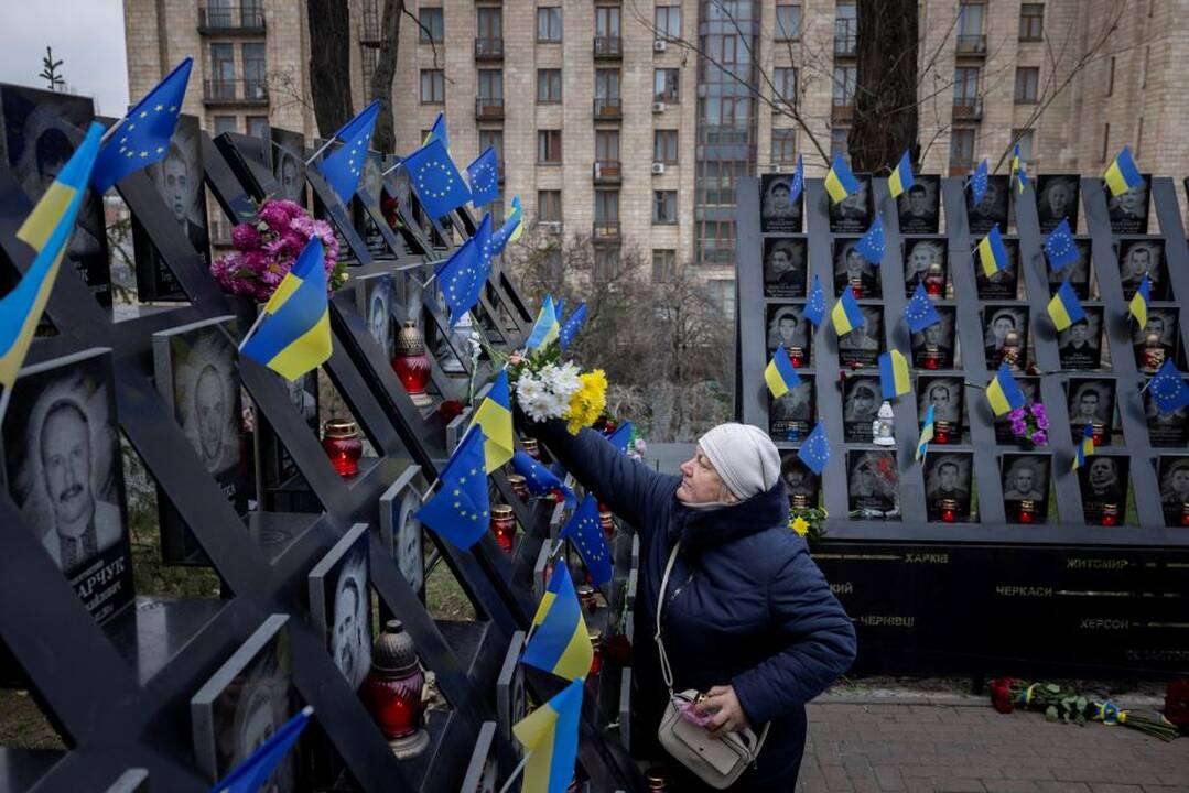 ES pareigūnai per Maidano metines pareiškė paramą Ukrainai
