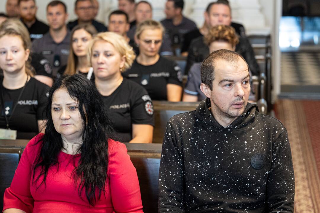 Moterį nušovusio Vilniaus pareigūno teismo posėdis
