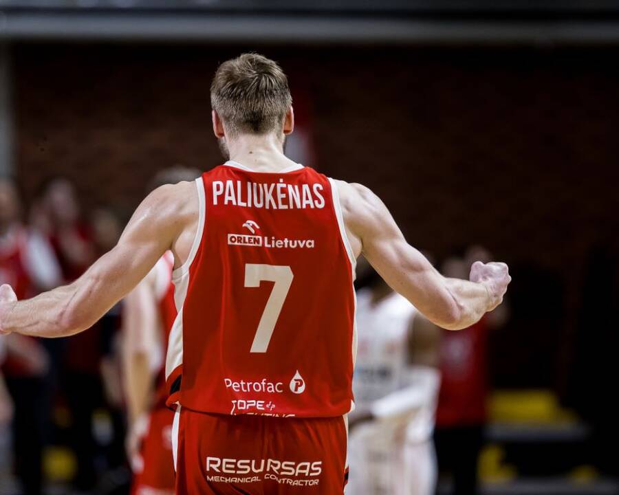 M. Paliukėnas buvo arti trigubo dublio, pergalingą metimą pataikė K. Stokesas