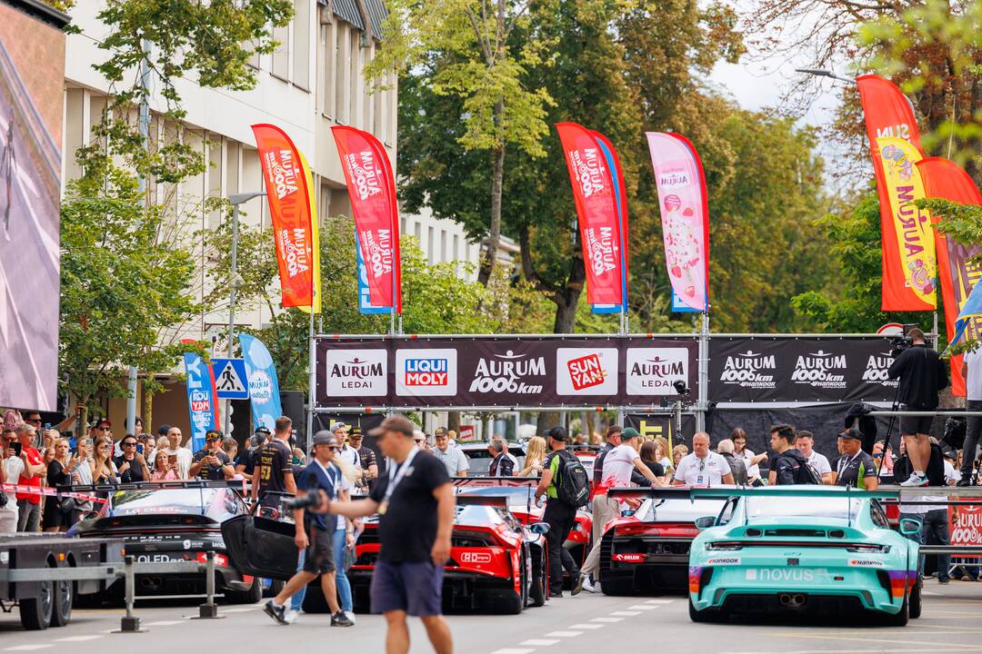 „Aurum 1006 km lenktynių“ paradas Palangoje