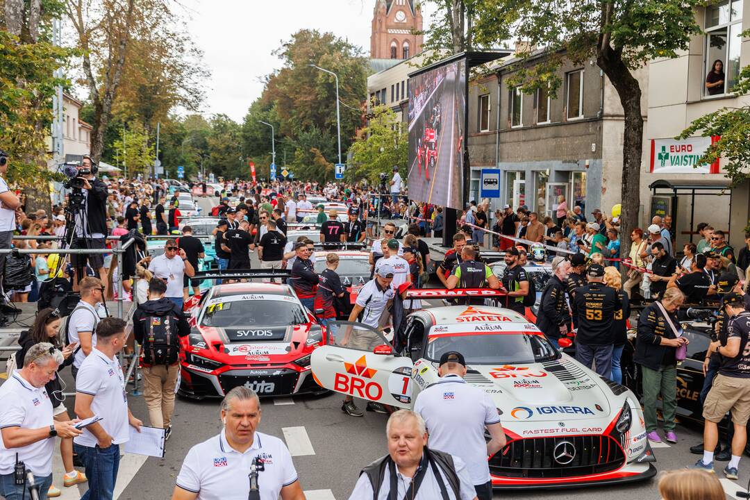 „Aurum 1006 km lenktynių“ paradas Palangoje