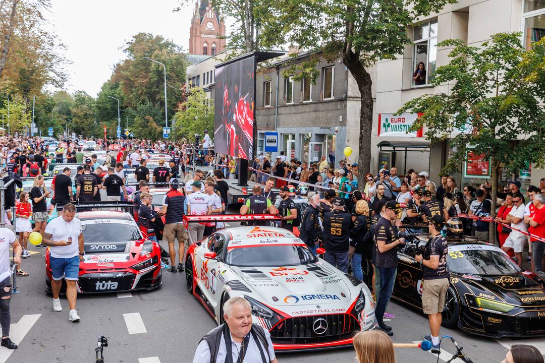 „Aurum 1006 km lenktynių“ paradas Palangoje