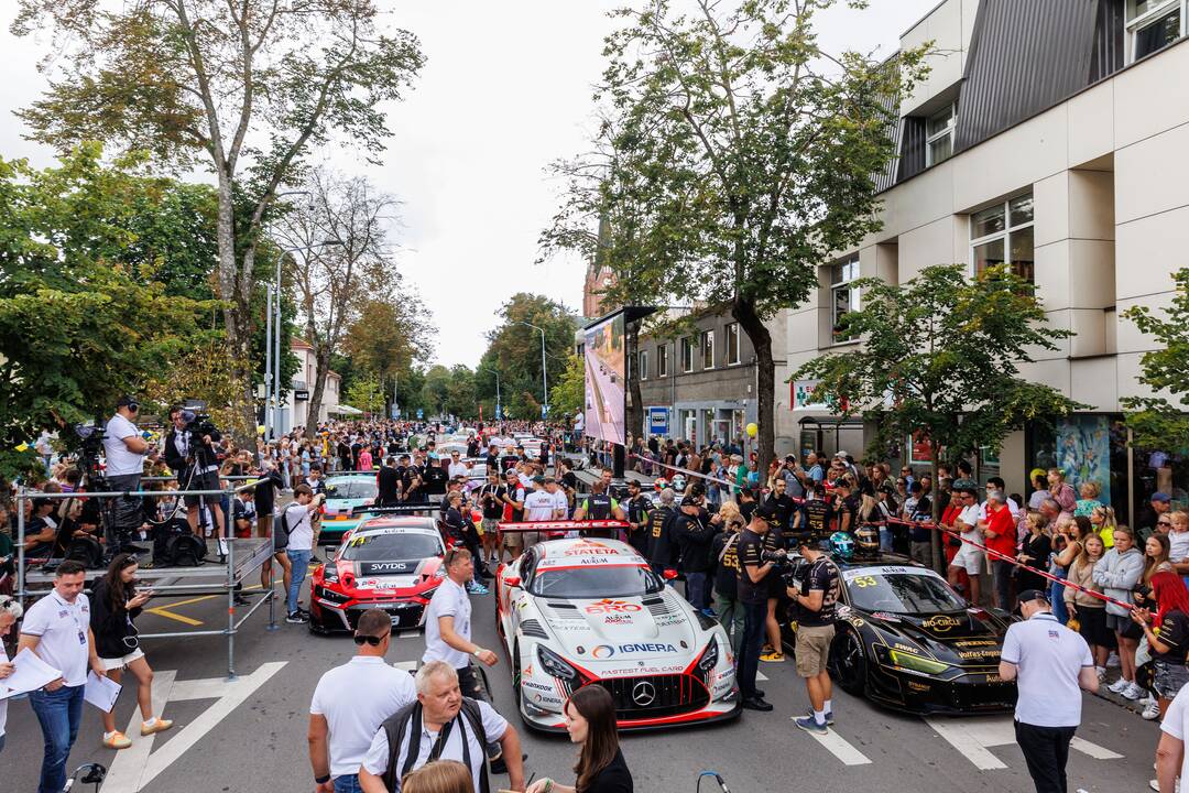 „Aurum 1006 km lenktynių“ paradas Palangoje