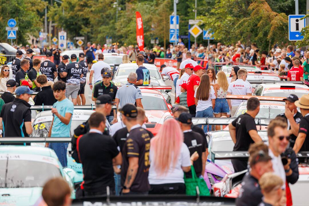 „Aurum 1006 km lenktynių“ paradas Palangoje