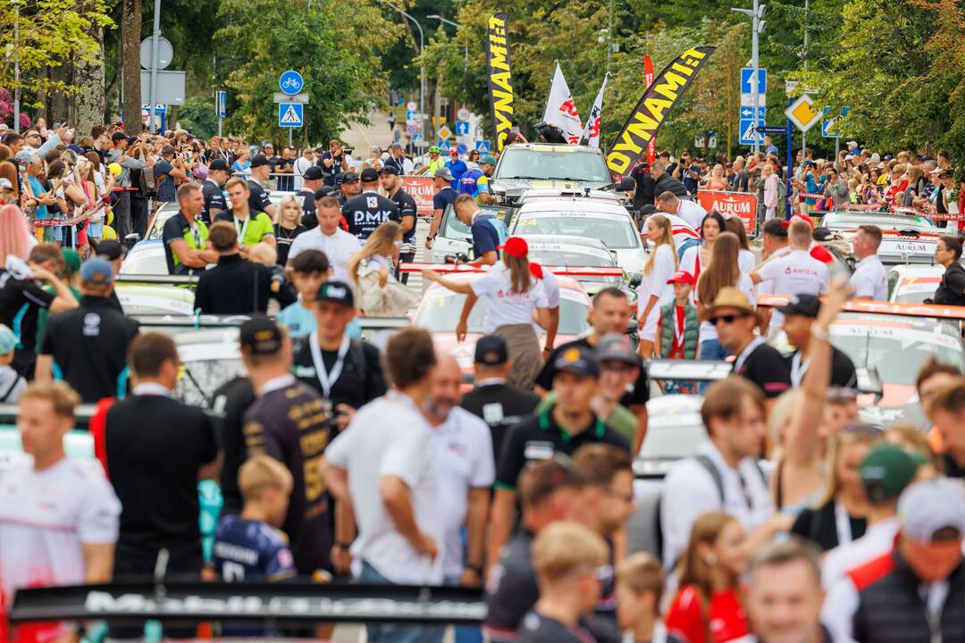 „Aurum 1006 km lenktynių“ paradas Palangoje