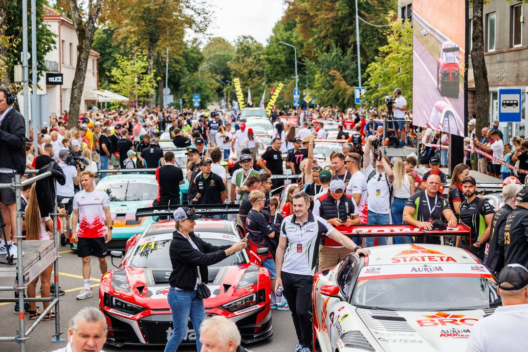 „Aurum 1006 km lenktynių“ paradas Palangoje