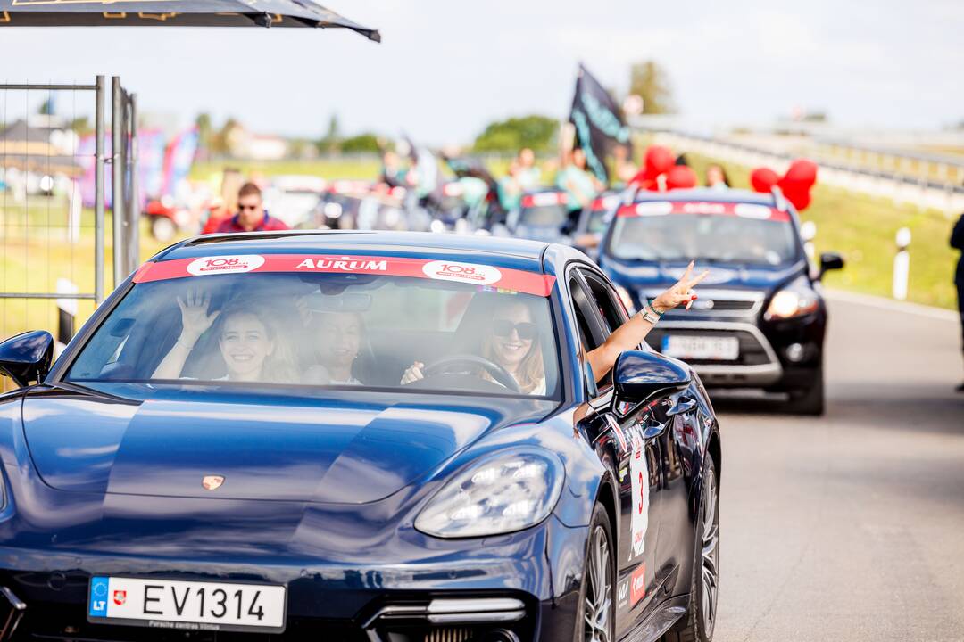 „108 km Moterų iššūkio“ lenktynių startas