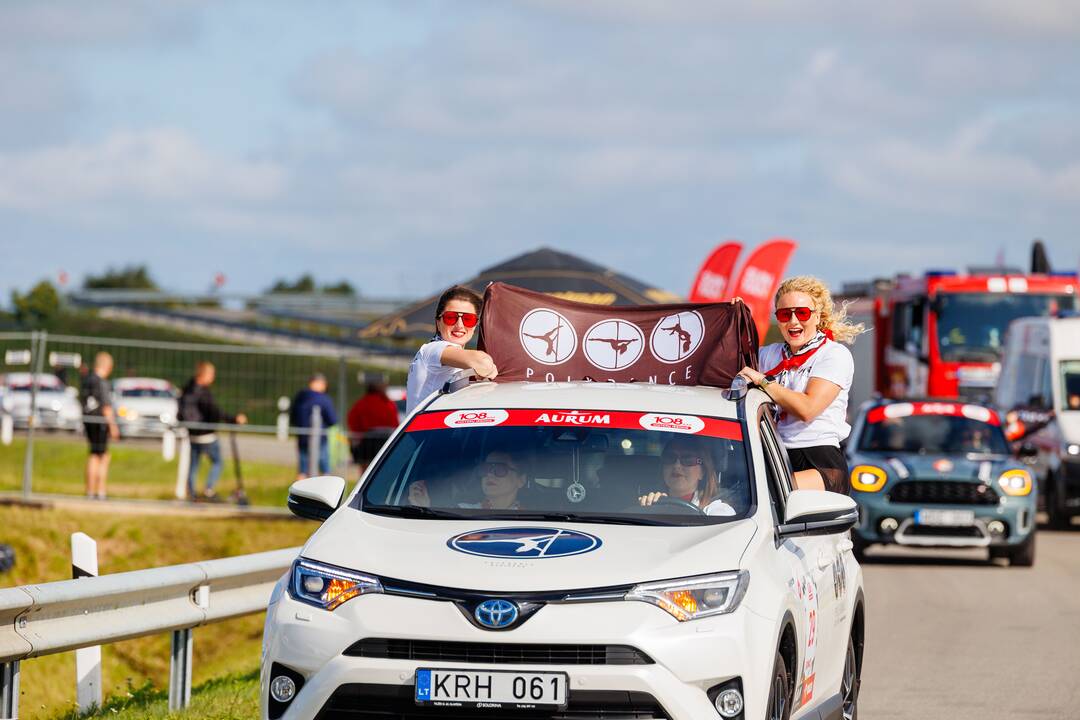 „108 km Moterų iššūkio“ lenktynių startas