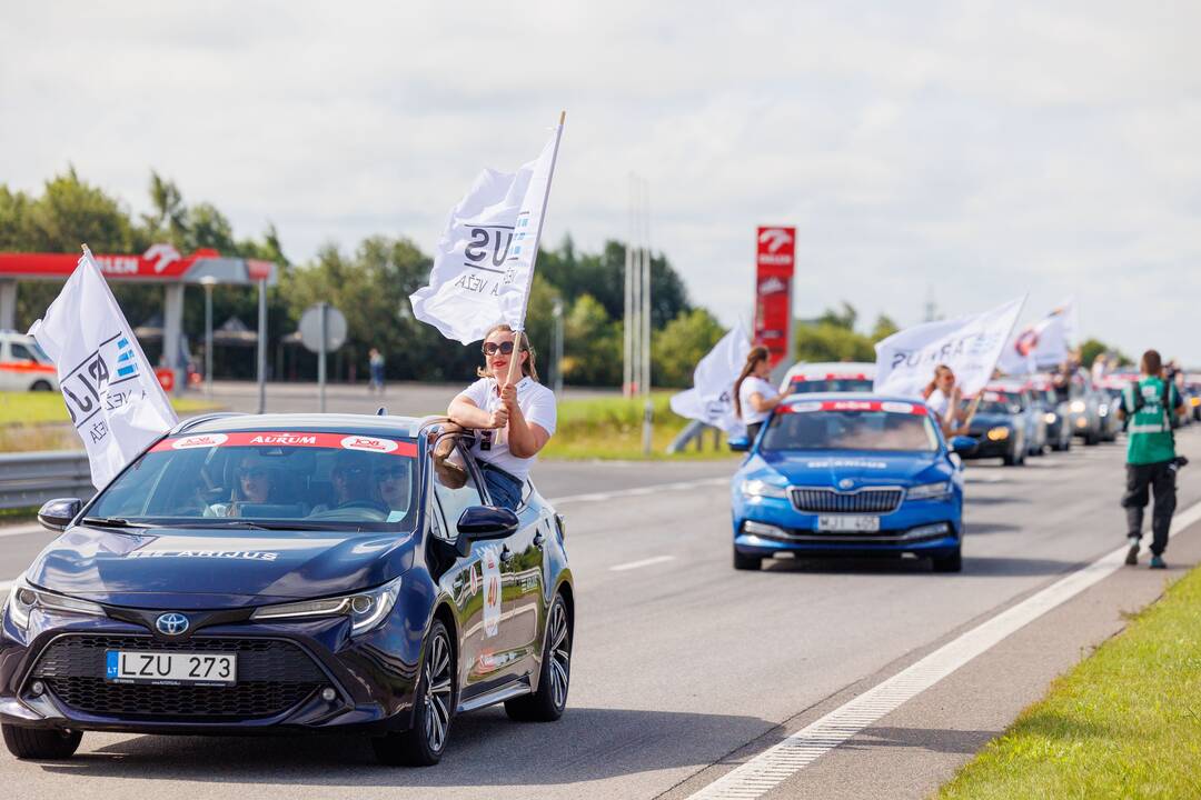 „108 km Moterų iššūkio“ lenktynių startas