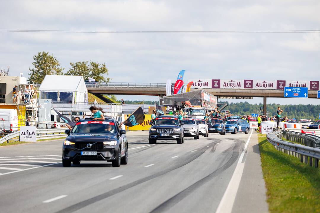„108 km Moterų iššūkio“ lenktynių startas