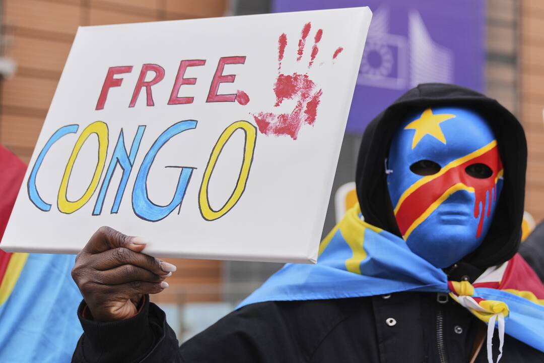 Antiherojus: Briuselyje apipaišyta belgų karaliaus Leopoldo II statula. Šis monarchas – prieštaringai vertinama Belgijos istorijos figūra net ir savo šalyje, jis siejamas su nežabotais žiaurumais ir smurtu Konge jo valdymo laikotarpiu.