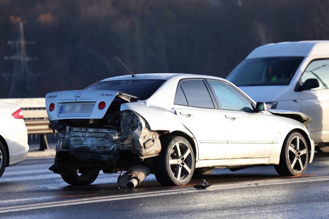 Kaune – automobilių avarijos ir spūstys