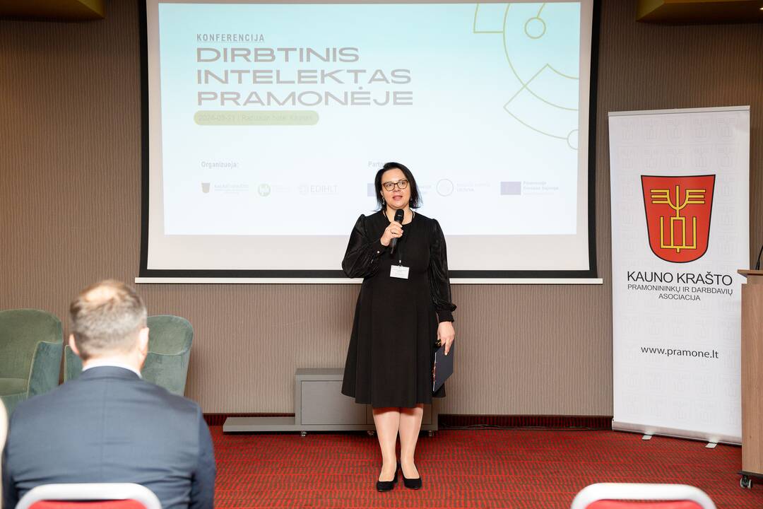 Aktualu: pasiklausyti apie DI pritaikymą pramonėje susirinko pilna salė verslininkų.